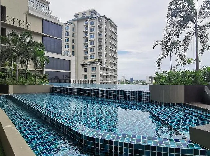 Baseline Premier - With Mountain View Aparthotel Cebu